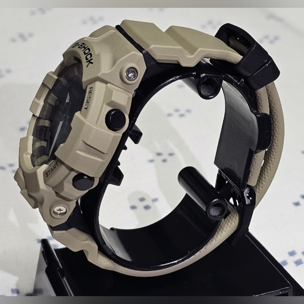 G Shock Sand Color GBA800UC-5A Steptracker Bluetooth - Picture 2 of 8